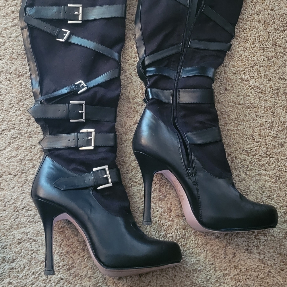 Women's boots from Lover's lane size 10 - like new with box